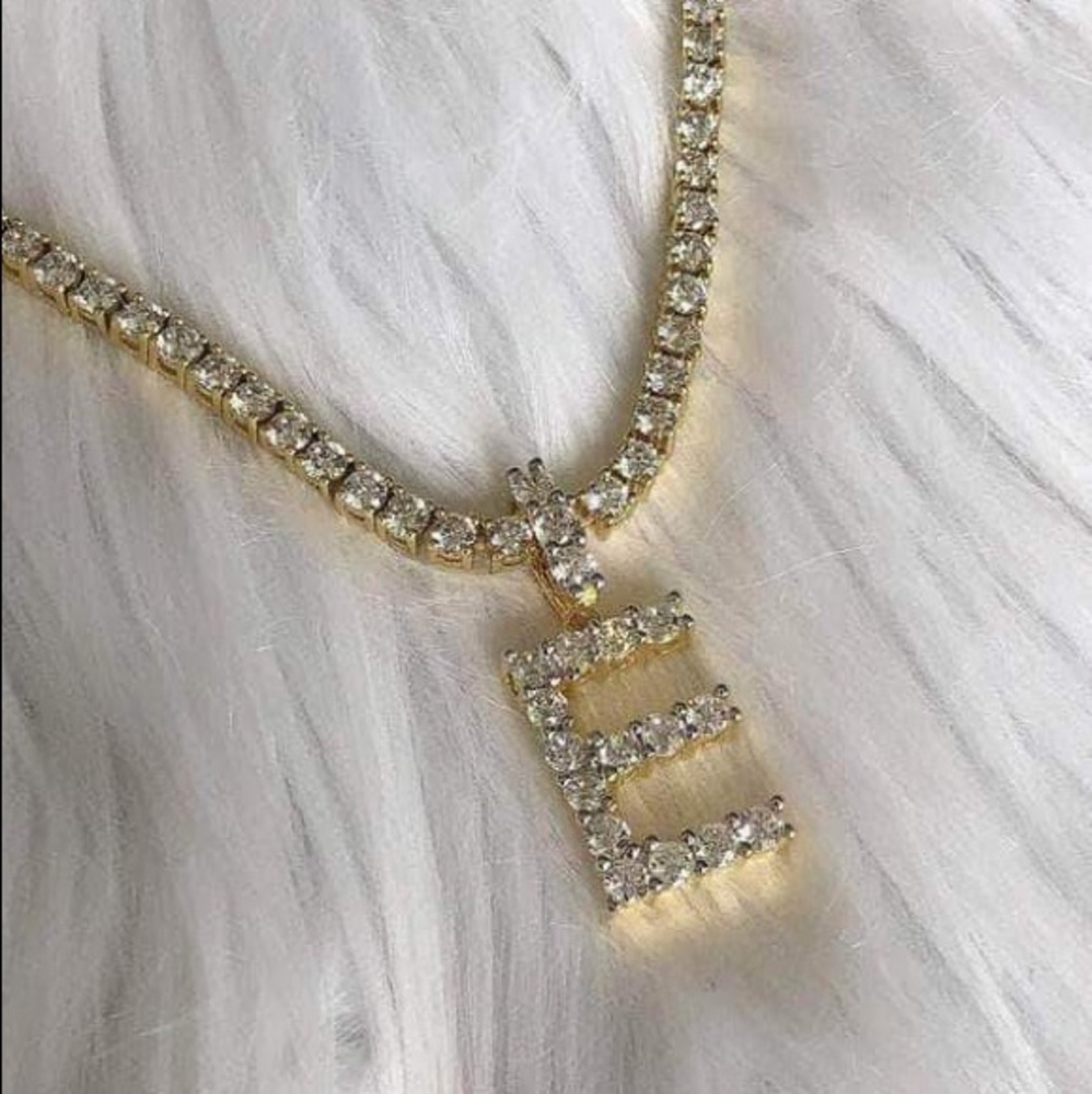 DIAMOND LETTER (A) PENDANT